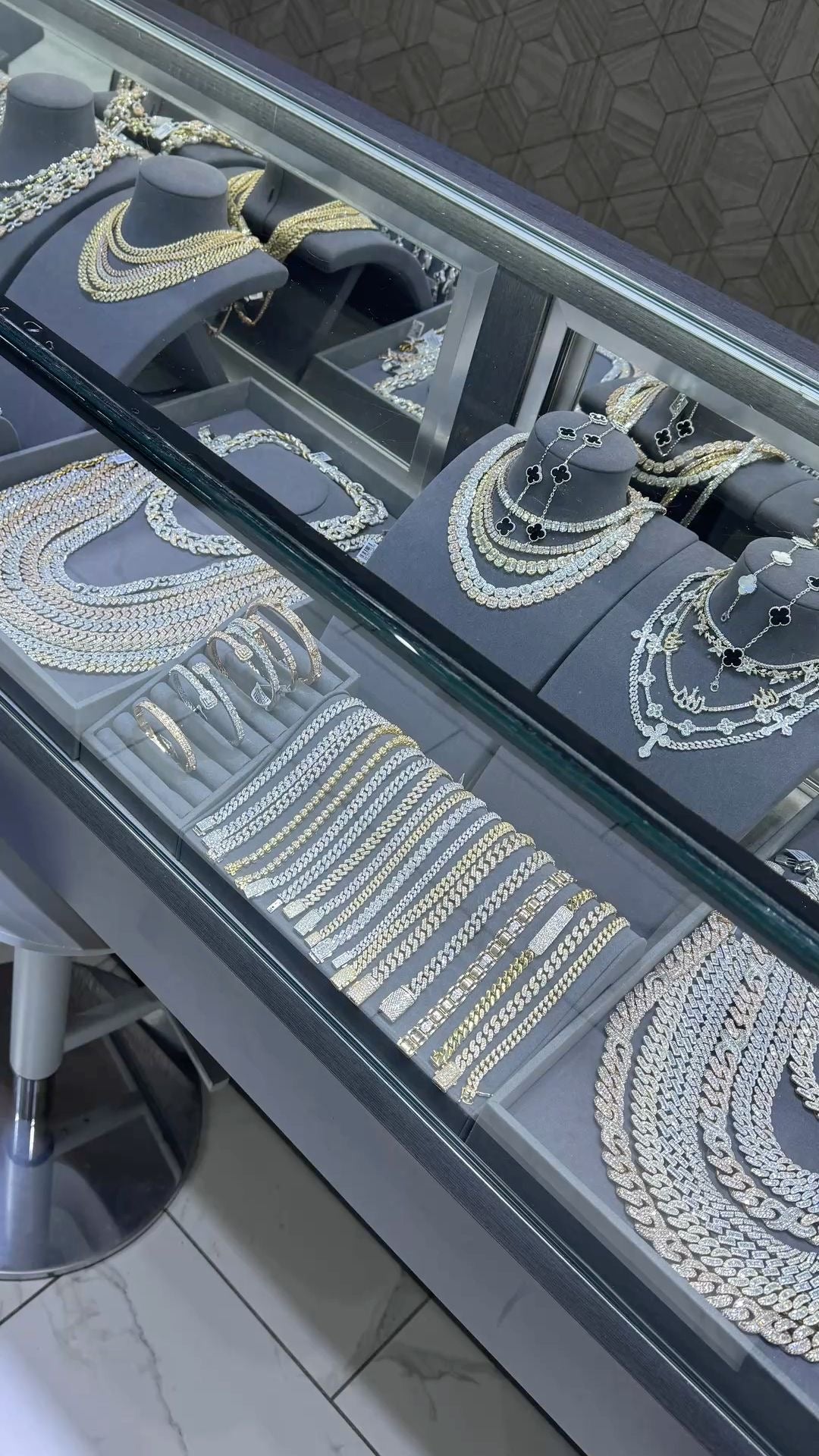 The Biggest Mistakes When Buying Jewellery (And How to Avoid Them)